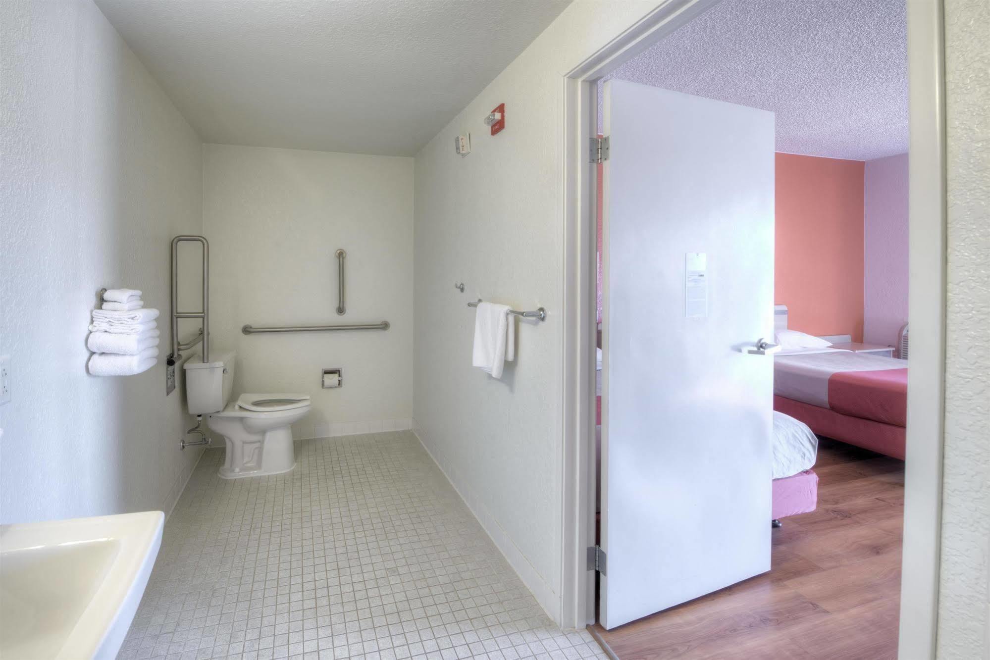 Motel 6-Niantic, Ct - New London Eksteriør bilde