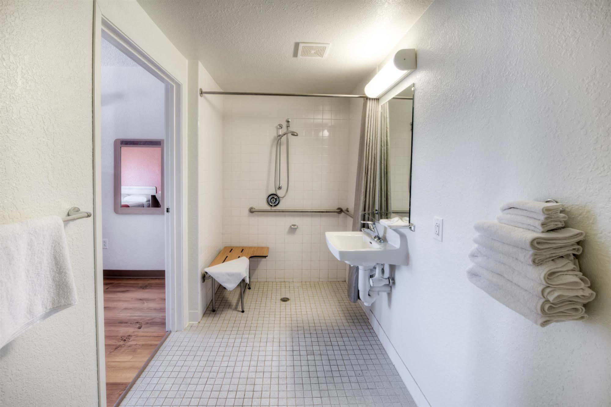 Motel 6-Niantic, Ct - New London Eksteriør bilde