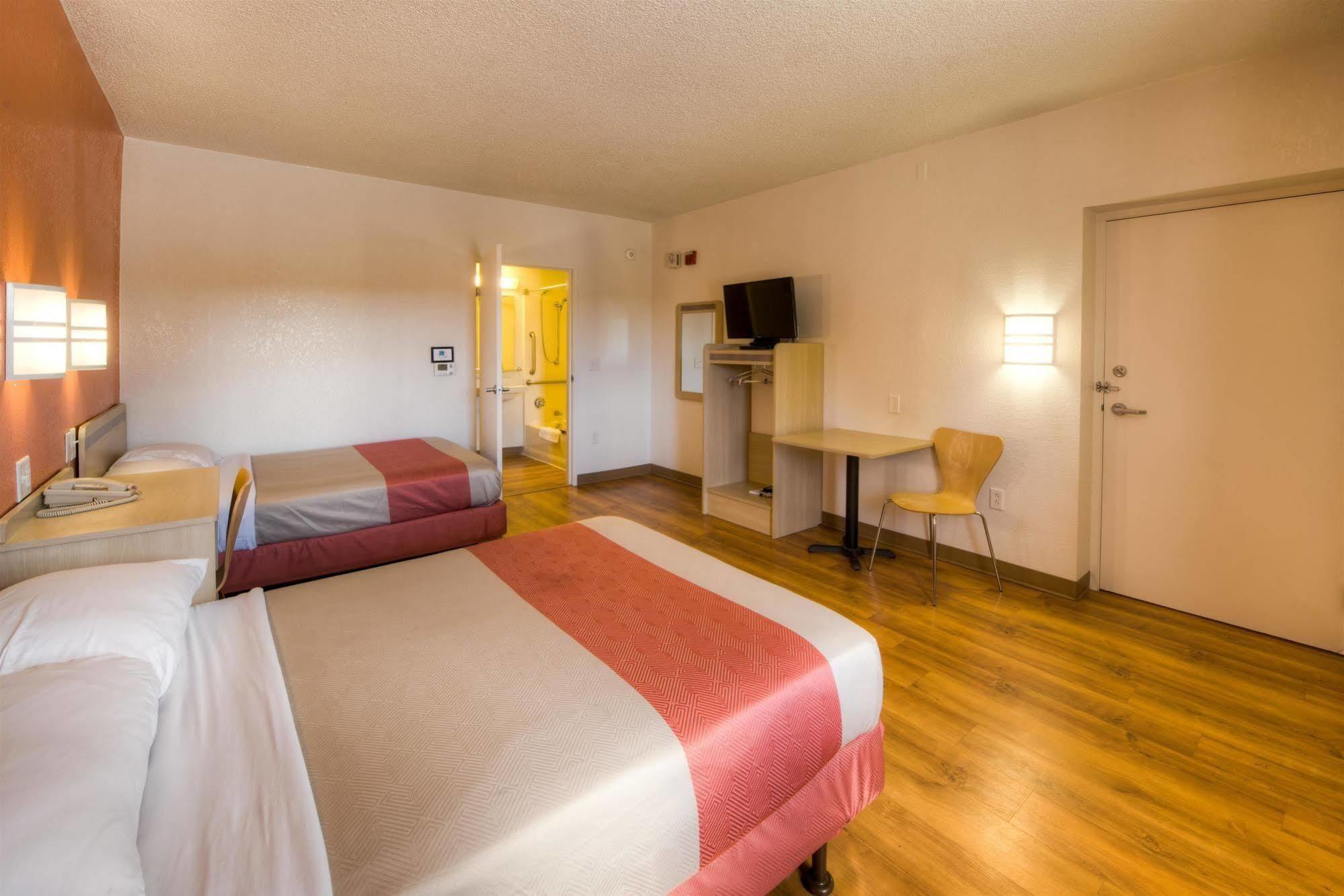 Motel 6-Niantic, Ct - New London Eksteriør bilde